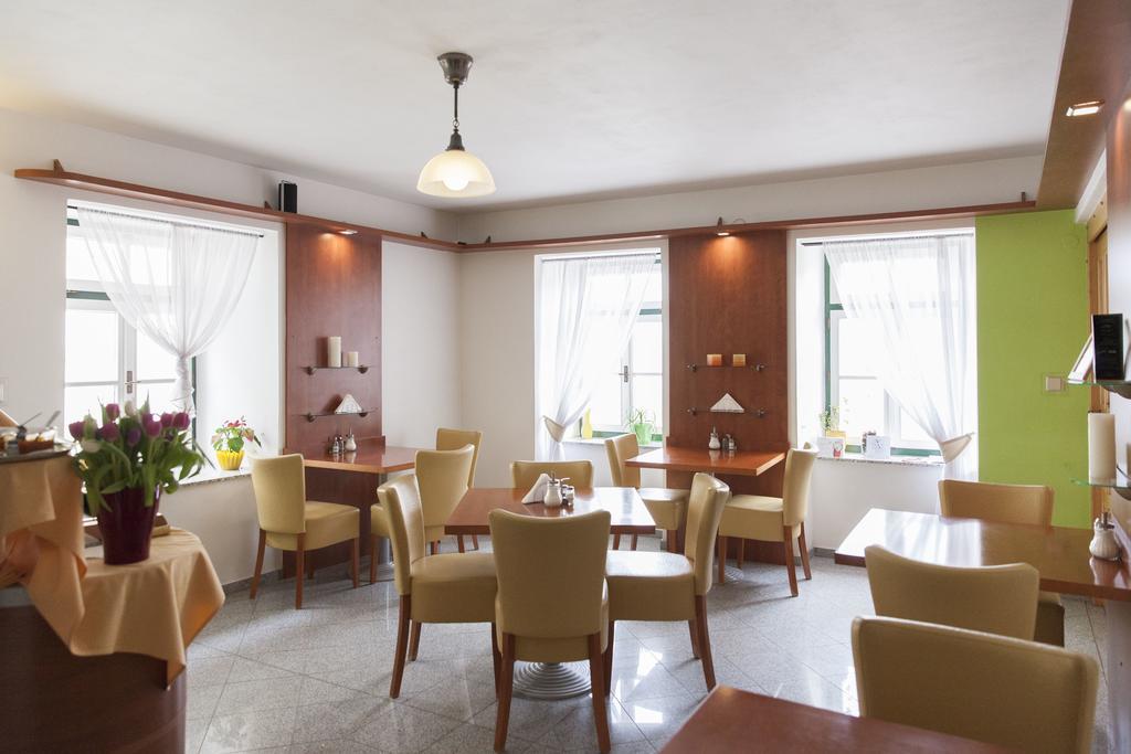 Rezidence Zvon Hotel Znojmo Luaran gambar