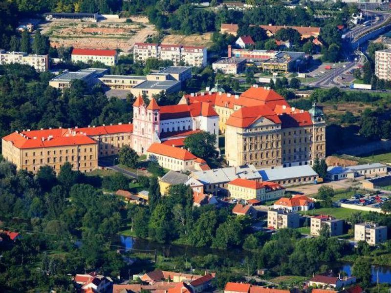 Rezidence Zvon Hotel Znojmo Luaran gambar