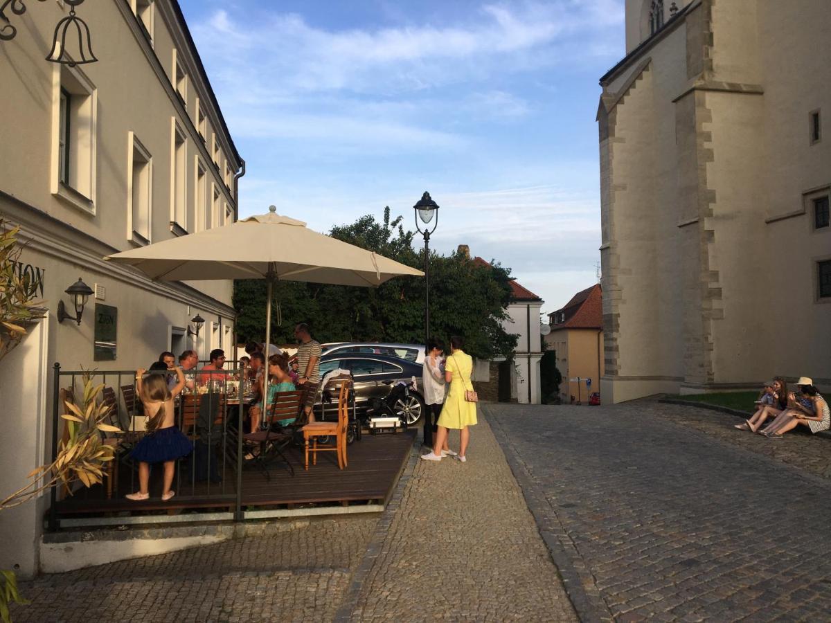 Rezidence Zvon Hotel Znojmo Luaran gambar