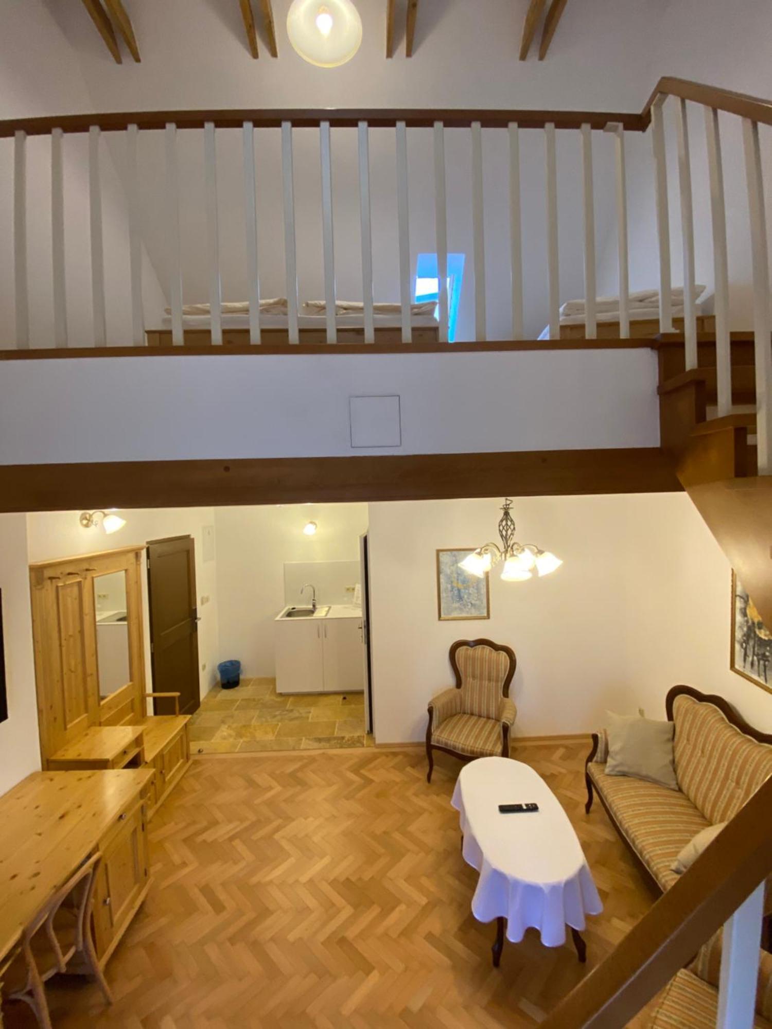 Rezidence Zvon Hotel Znojmo Luaran gambar